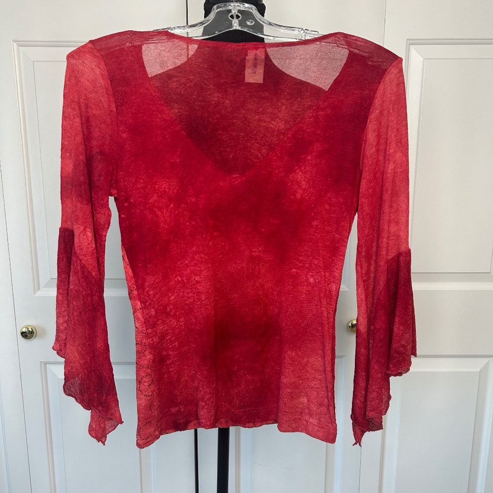 Hailee Red Shirt with Glitter Swirls, V Neck and 3/4 Sleeves Size L - Picture 8 of 12